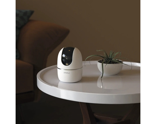IMOU Überwachungskamera auf einem Tisch