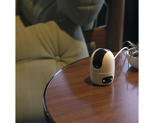 Überwachungskamera auf einem Tisch