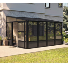 Angebautes Gewächshaus aus Glas mit Tür und Rahmen