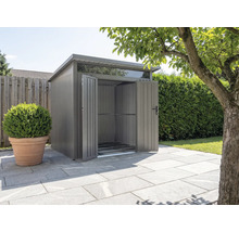 Armoire de jardin en métal avec portes ouvertes à l'extérieur