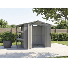 Abri de jardin en métal gris ouvert avec étagères dans le jardin