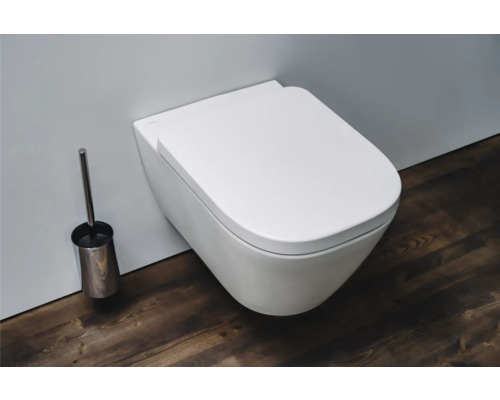 WC suspendu avec brosse de toilette