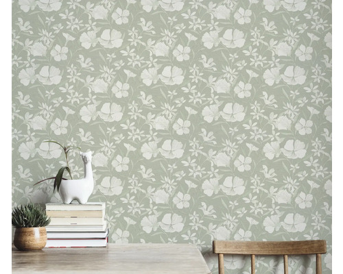 Mur avec papier peint fleuri de style vintage