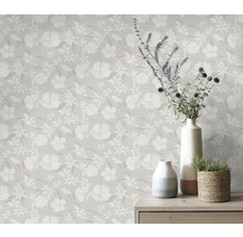 Papier peint à motif floral dans un intérieur