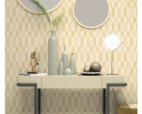 Intérieur décoratif avec console, vases, miroirs et lampe