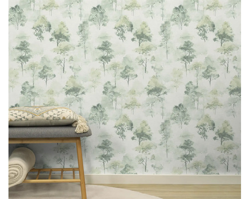 Papier peint avec motif d'arbres sur un mur