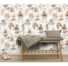 Idée d'aménagement intérieur avec papier peint intissé motif arbres, banc, chaussures et décoration
