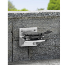 Befestigungselement für Mauerelemente an einer Steinmauer