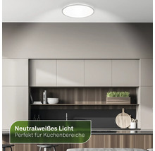 Plafonnier rond dans une cuisine