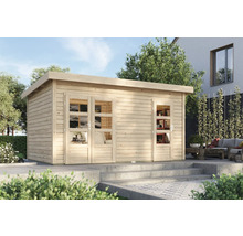 Holzgartenhaus mit Doppeltür und Fenstern im Garten