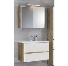 Moderner Badezimmer-Waschbeckenunterschrank mit zwei weißen Fronten und Holzdekor-Seiten sowie ein Spiegelschrank mit Beleuchtung.