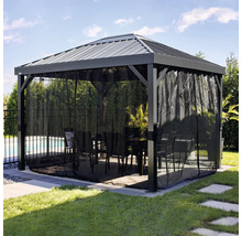 Pavillon avec moustiquaire et mobilier de jardin sur une pelouse