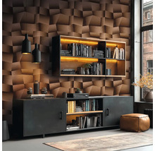 Salon avec bibliothèque, commode, panneaux muraux tridimensionnels et suspensions.