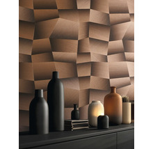 Aménagement mural avec aspect bois en trois dimensions et vases décoratives sur une étagère