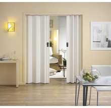 Vue d'une pièce avec une porte pliante blanche