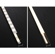 Comparaison entre ruban LED standard avec points lumineux et ruban LED COB avec ligne lumineuse continue dans un profilé.