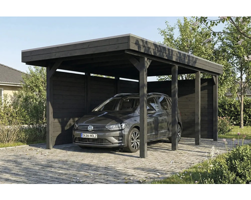 Auto unter einem Carport aus Holz