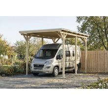 Carport aus Holz mit einem Wohnmobil darunter