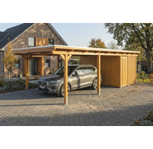Abri de voiture en bois avec remise à outils et voiture garée