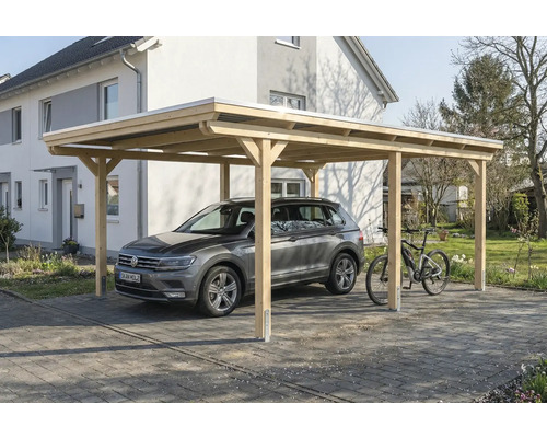 Carport en bois avec voiture et vélo