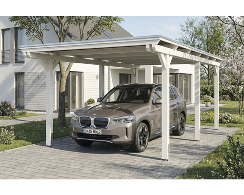 Voiture sous un abri de voiture en bois blanc