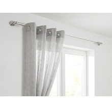 Rideau sur tringle à rideaux à câble en acier inoxydable devant la fenêtre