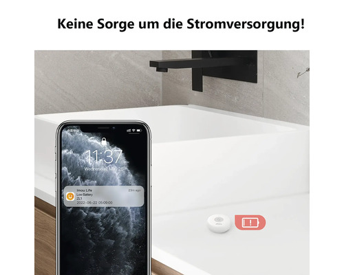 Détecteur de fuite d'eau Imou sur un lavabo avec une notification de batterie faible sur un smartphone.