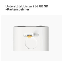Detailansicht des SD-Kartenslots einer Überwachungskamera für bis zu 256 Gigabyte Speicher.