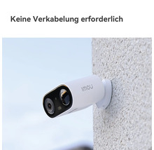Kabellose Imou Überwachungskamera ohne Verkabelung an einer Hauswand montiert.
