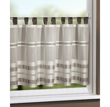 Rideau de bistrot à boucles, tissu blanc avec rayures horizontales sur une tringle à rideau devant une fenêtre.