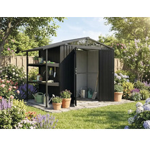 Abri de jardin moderne en métal gris foncé avec étagères dans un jardin lumineux et bien organisé avec fleurs et pelouse.
