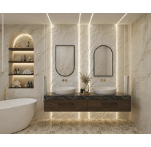 Helles Badezimmer mit Doppelwaschtisch aus Holz und Marmor, zwei Aufsatzbecken, Wandarmaturen in Goldoptik, Rundspiegeln und freistehender Badewanne.