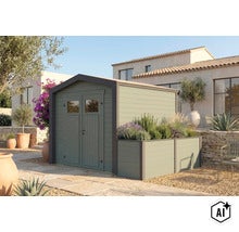 Abri de jardin moderne en bois avec jardinière intégrée dans un jardin méditerranéen devant une maison claire avec terrasse en pierre. (Image AI modified or generated)