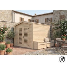 Abri de jardin en bois avec double porte et banc intégré dans un jardin devant un mur en pierre. (Image AI modified or generated)