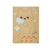 Flechtblatt mit Fuchs-Motiv aus Kraftpapier und bunten, eingewebten Papierstreifen.