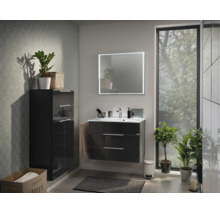 Salle de bain moderne avec meuble sous-vasque gris foncé, lavabo blanc, armoire haute assortie et miroir LED carré.