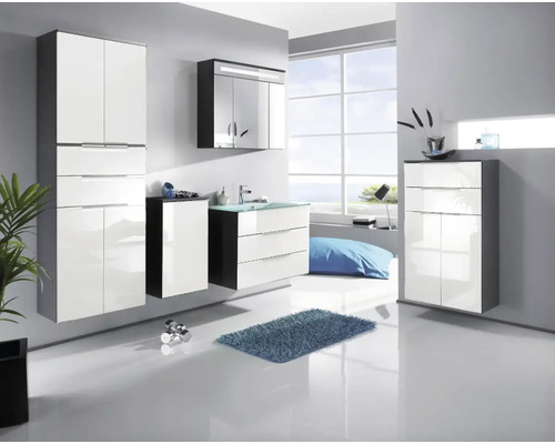 Ensemble de meubles de salle de bain moderne et clair en blanc brillant et anthracite avec armoire haute, meuble sous-vasque et armoire de toilette.