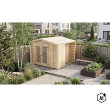 Abri de jardin en bois avec porte double et extension latérale intégrée sur une terrasse en bois dans le jardin. (Image AI modified or generated)