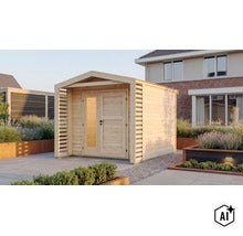 Abri de jardin moderne en bois avec double porte et parois latérales à claire-voie dans un jardin près d une maison. (Image AI modified or generated)
