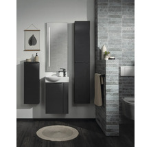 Ensemble de meubles de salle de bains anthracite avec lavabo, meuble bas, armoire latérale et miroir LED dans une pièce moderne.