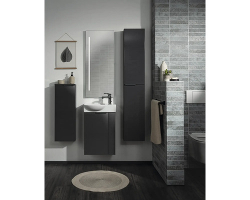 Ensemble de meubles de salle de bains anthracite avec lavabo, meuble bas, armoire latérale et miroir LED dans une pièce moderne.