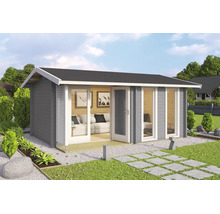 Abri de jardin moderne en bois gris avec toit à deux pans, grandes baies vitrées et terrasse dans un jardin lumineux.