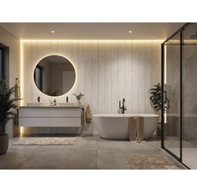 Salle de bains moderne avec miroir rond rétroéclairé, meuble double vasque blanc, baignoire îlot et douche vitrée. Panneaux muraux aspect bois.