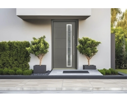 Porte d'entrée moderne en anthracite avec découpe vitrée verticale, poignée en acier inoxydable et rainures horizontales dans l'entrée d'une maison.