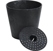 Pot de fleurs conique en plastique avec insert de drainage assorti.