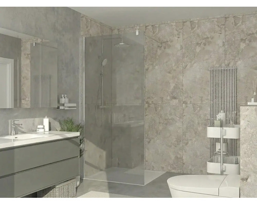 Modernes Badezimmer mit bodengleicher Dusche aus Glas, Waschtisch mit Unterschrank, Wandfliesen in Steinoptik und Designheizkörper.