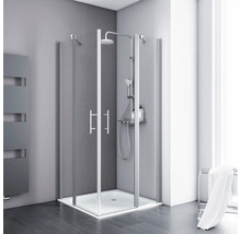 Cabine de douche d'angle moderne avec portes pivotantes en verre, poignées chromées et receveur blanc dans une salle de bains lumineuse.