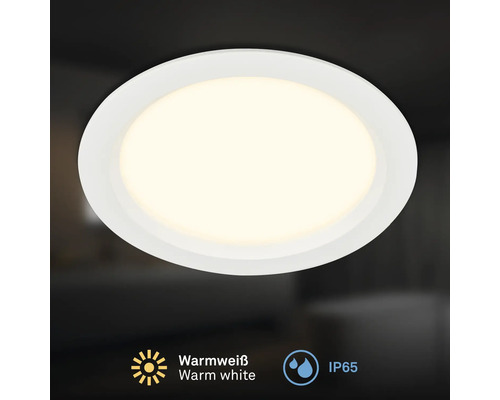 Spot encastrable LED rond avec lumiere blanc chaud et indice de protection IP65 pour pieces humides.