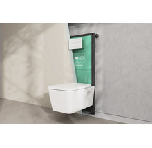 Hansgrohe Vorwandelement mit wandhängender Toilette und Betätigungsplatte in einer Einbausituation.