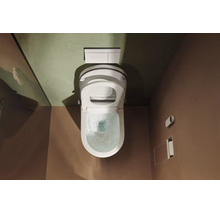 Toilette douche suspendue moderne avec couvercle ouvert et tourbillon d'eau dans la cuvette, plaque de déclenchement et télécommande incluses.